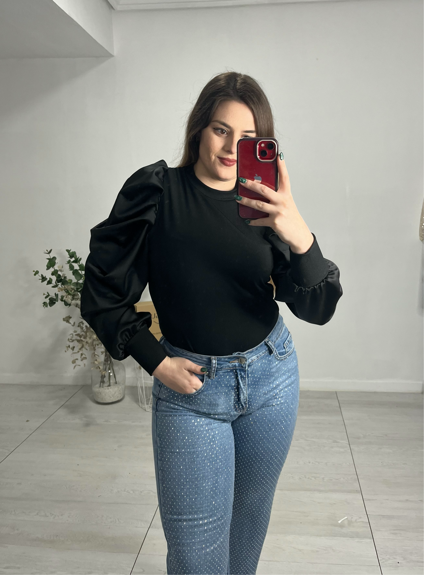 Camiseta manga satinada abullonada Negra