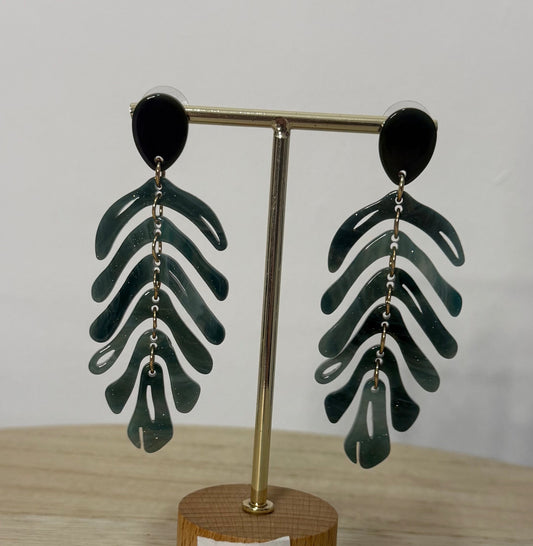 Pendiente hoja verde