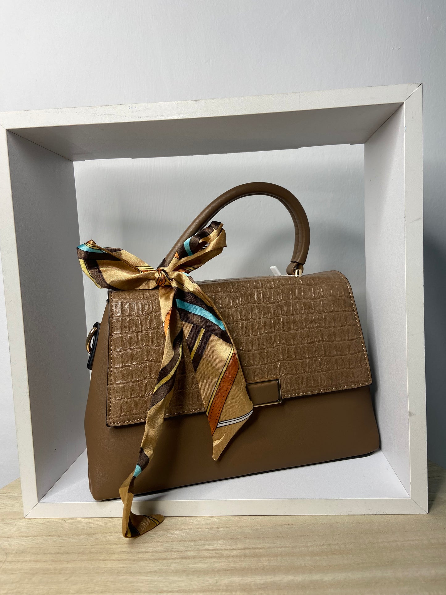 Bolso maletín pañuelo