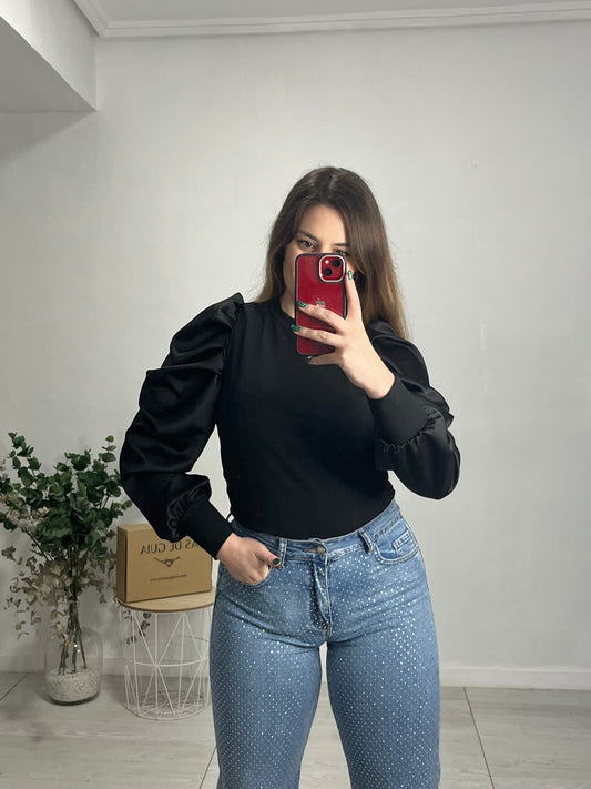 Camiseta manga satinada abullonada Negra