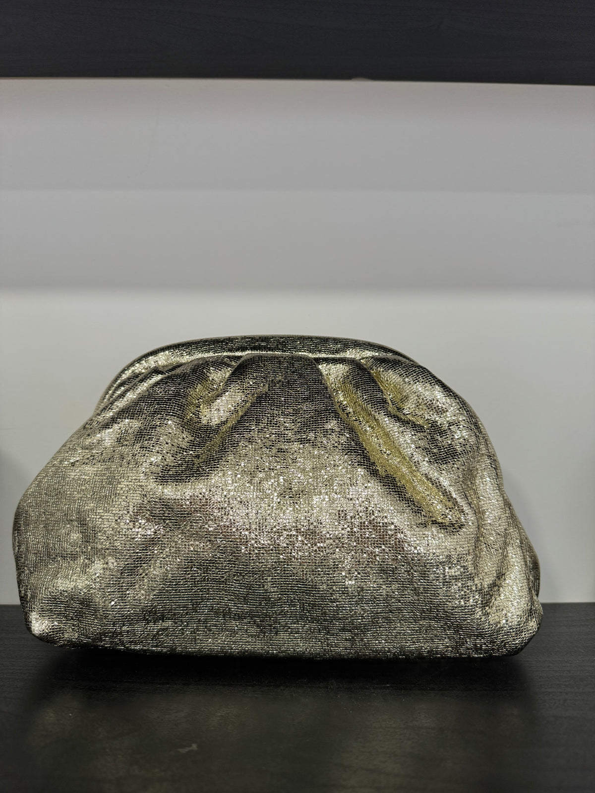 Bolso saquito Dorado